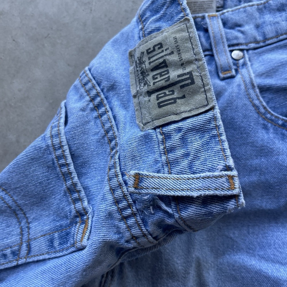 Vintage Levi's Silver Tab Loose Fit Light Wash Denim Jeans Women Size 9/10 M - Picture 8 of 8